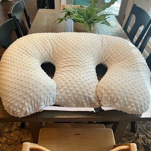 Twin Z pillow with cover